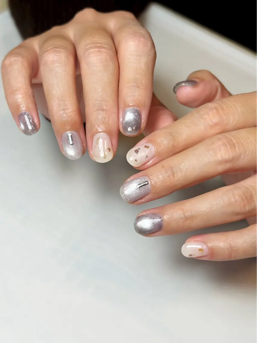 ネイル ハンドネイル Tiny Glowのネイルデザイン