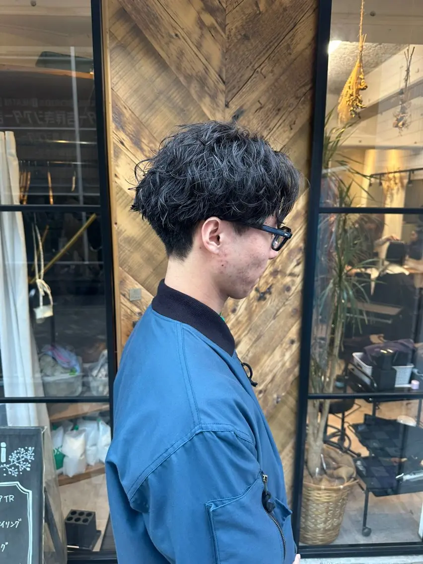 パーマ メンズ メンズブリーチ フェードカット メンズハイライト メンズパーマ ニュアンスパーマ カット パーマ 【gemini店長】 メンズ特化中野稜平のヘアスタイル