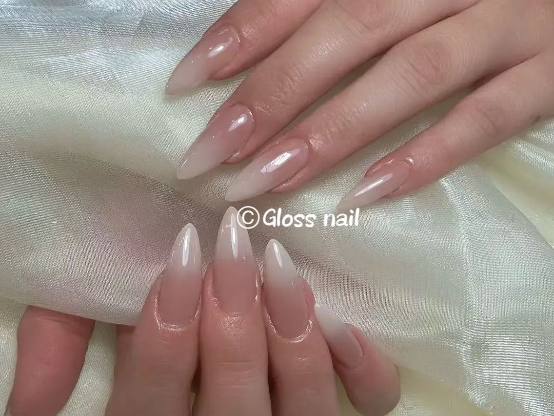 ネイル アヤカ☘️Gloss nailのネイルデザイン
