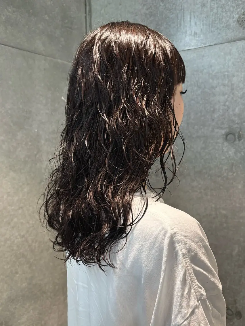 ミディアム パーマ ミディアムパーマ カット パーマ シンバヒナノ/パーマ レイヤー/髪質改善のヘアスタイル
