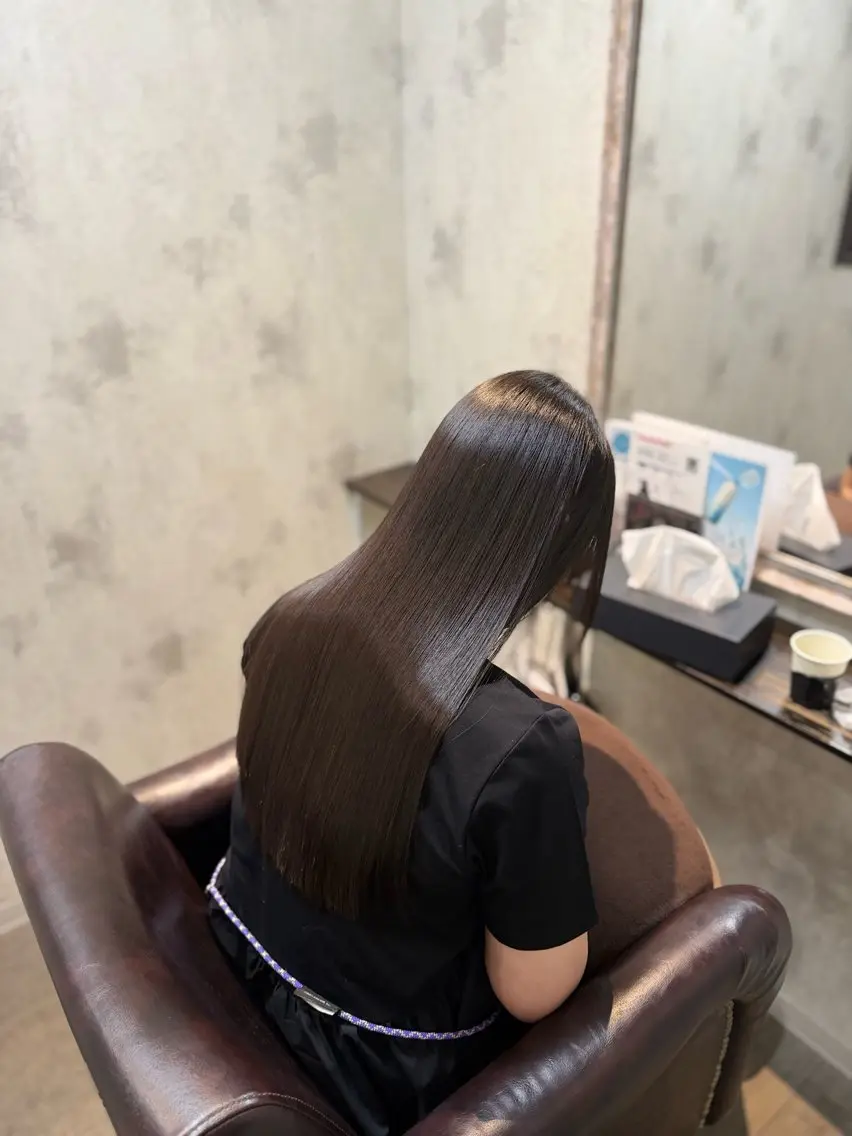 ロング 髪質改善 トリートメント 羽成 優衣菜のヘアスタイル