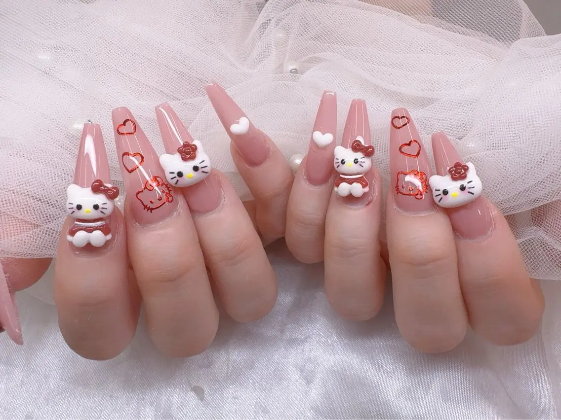 ネイル UMI ネイルサロン新宿🎀のネイルデザイン