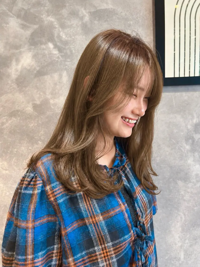 セミロング T Akaneのヘアスタイル