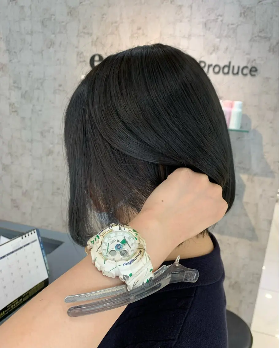 ショート カラー ブリーチ 透明感カラー グレージュ アイスグレージュ ブリーチなしカラー カット ヘアカラー レイヤーカット/ 暗髪カラー🧸ナシコのヘアスタイル