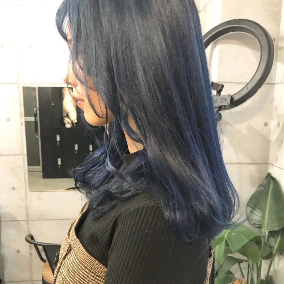 ミディアム カラー パーマ ヘアアレンジ メンズ キッズ ネイル マツエク・マツパ アディクシーカラー ブルーカラー ネイビーカラー ブルー ネイビー ヘアカラー トリートメント ヘアセット 艶髪育成サロン 京橋　shinのヘアスタイル