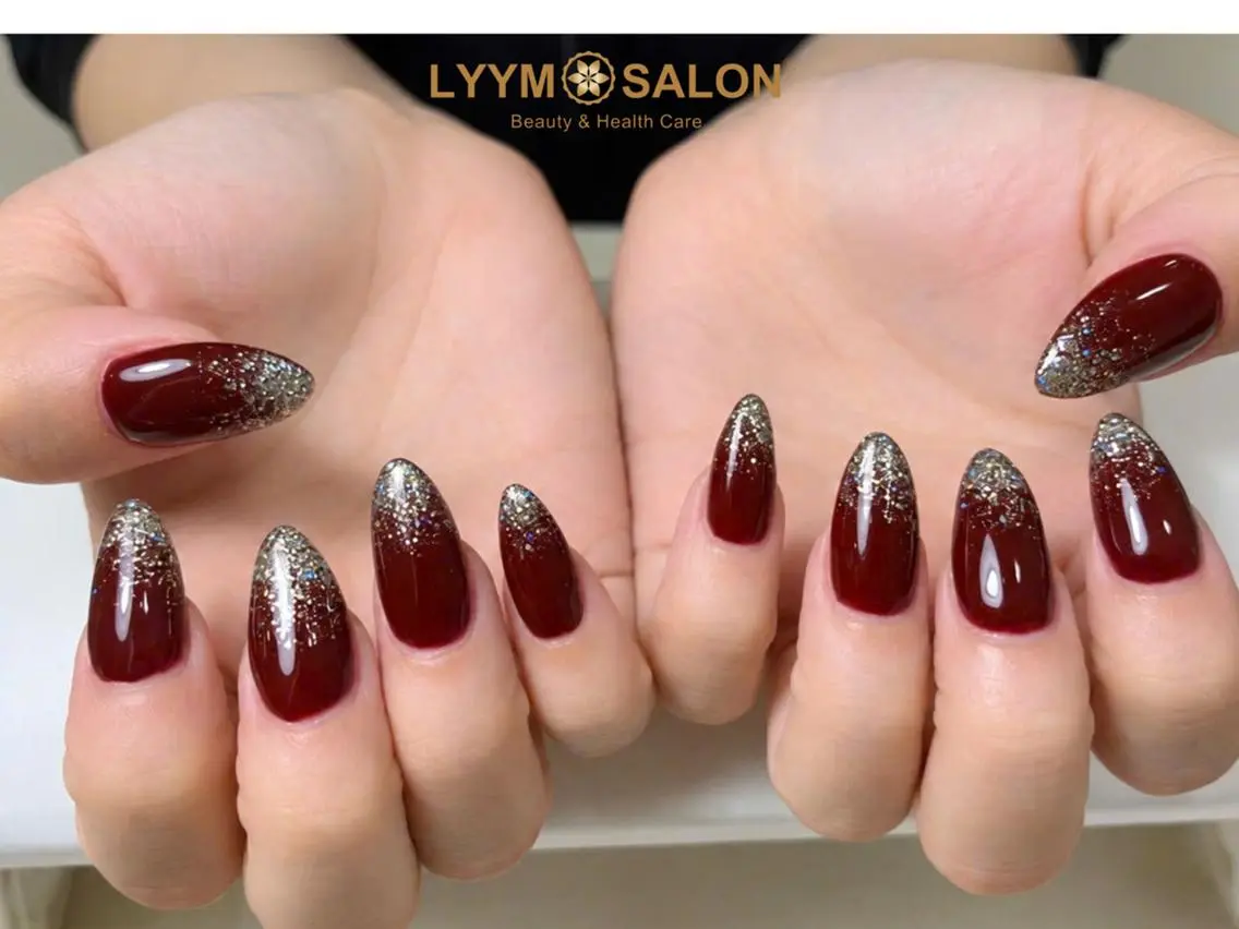 ネイル ボルドー ゴージャス キラキラネイル 韓国ネイル ラメ(グリッター) ハンドネイル LYYM Salon Nikoのネイルデザイン