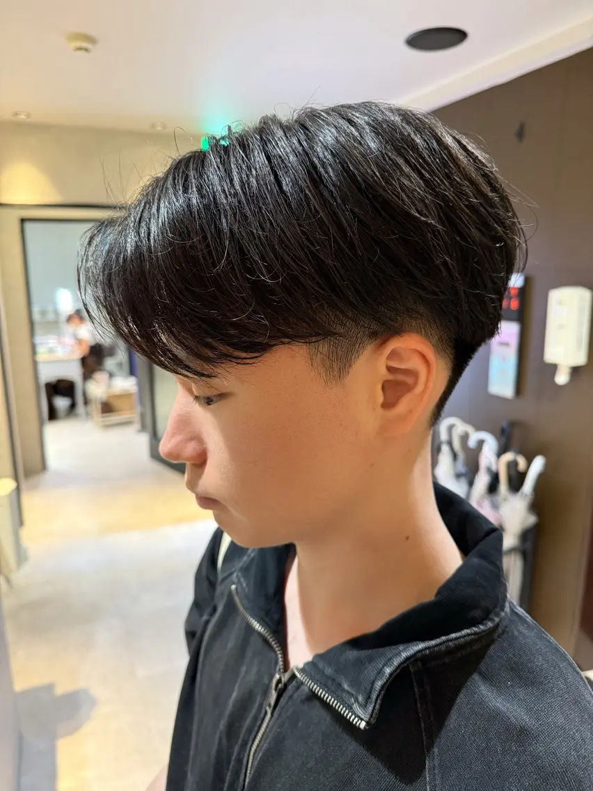 メンズ センターパート メンズパーマ カット メンズパーマ特化/ シャドウ/波巻/陸翔のヘアスタイル