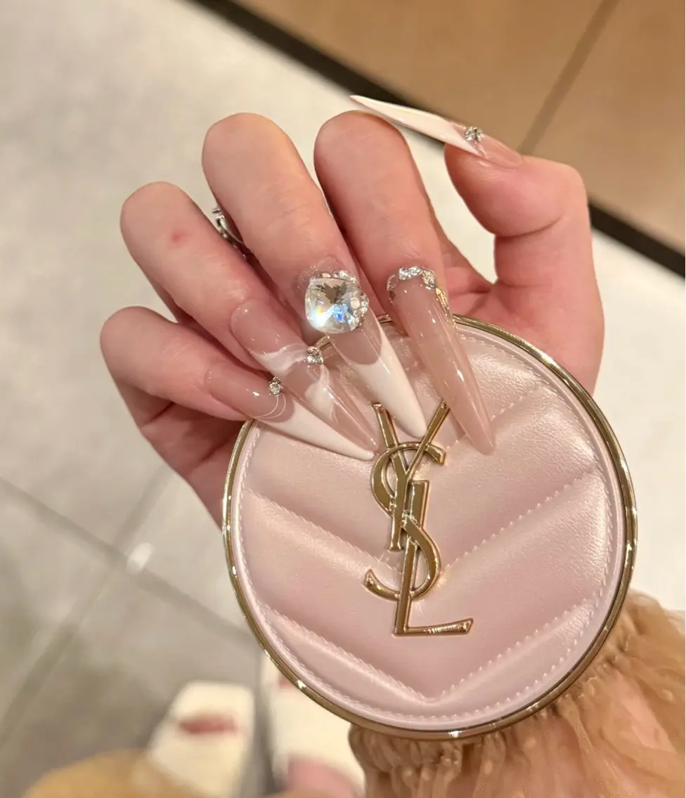 ネイル ハンドネイル Luna Gladeのネイルデザイン