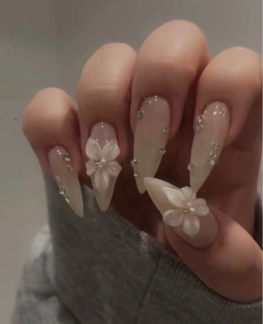 ネイル フレンチネイル ジェルネイル 韓国ネイル マグネットネイル 持ち込み ハンドネイル Royal nail_Mimiのネイルデザイン