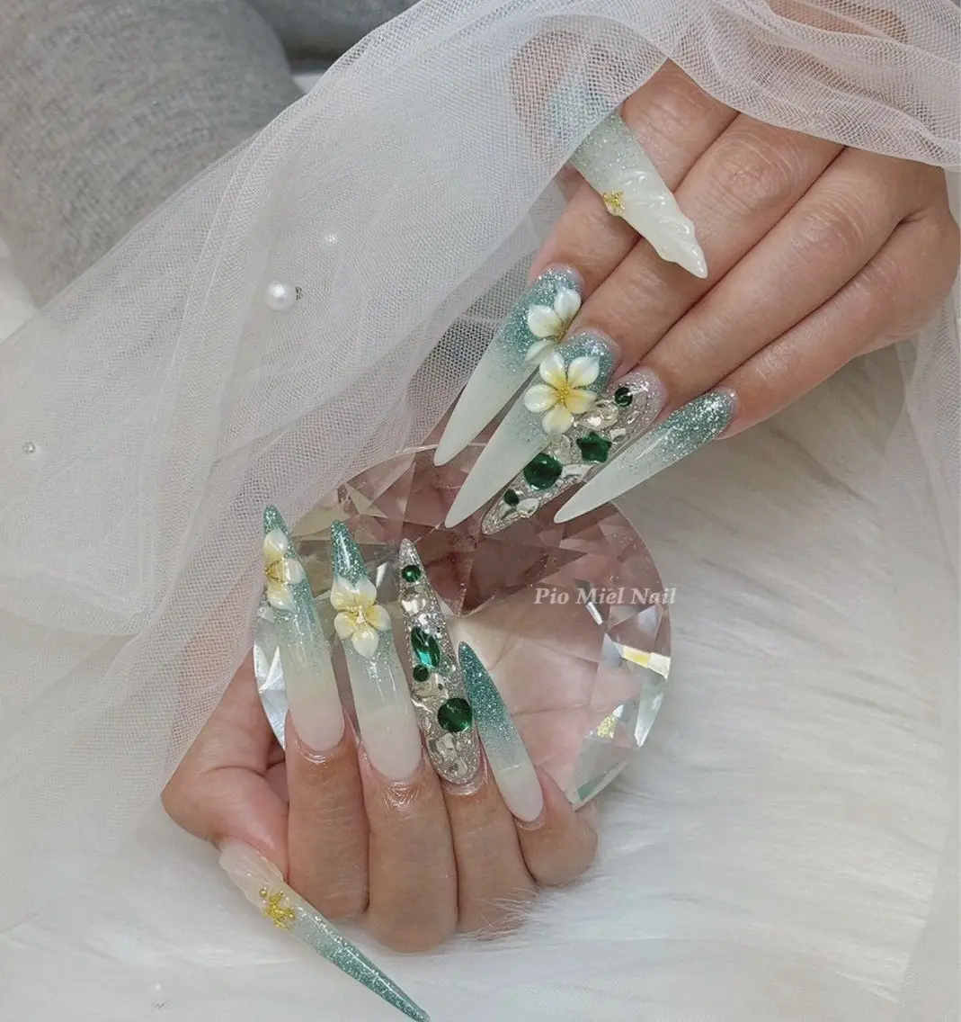 ネイル ハンドネイル HANA 長さだしのネイルデザイン
