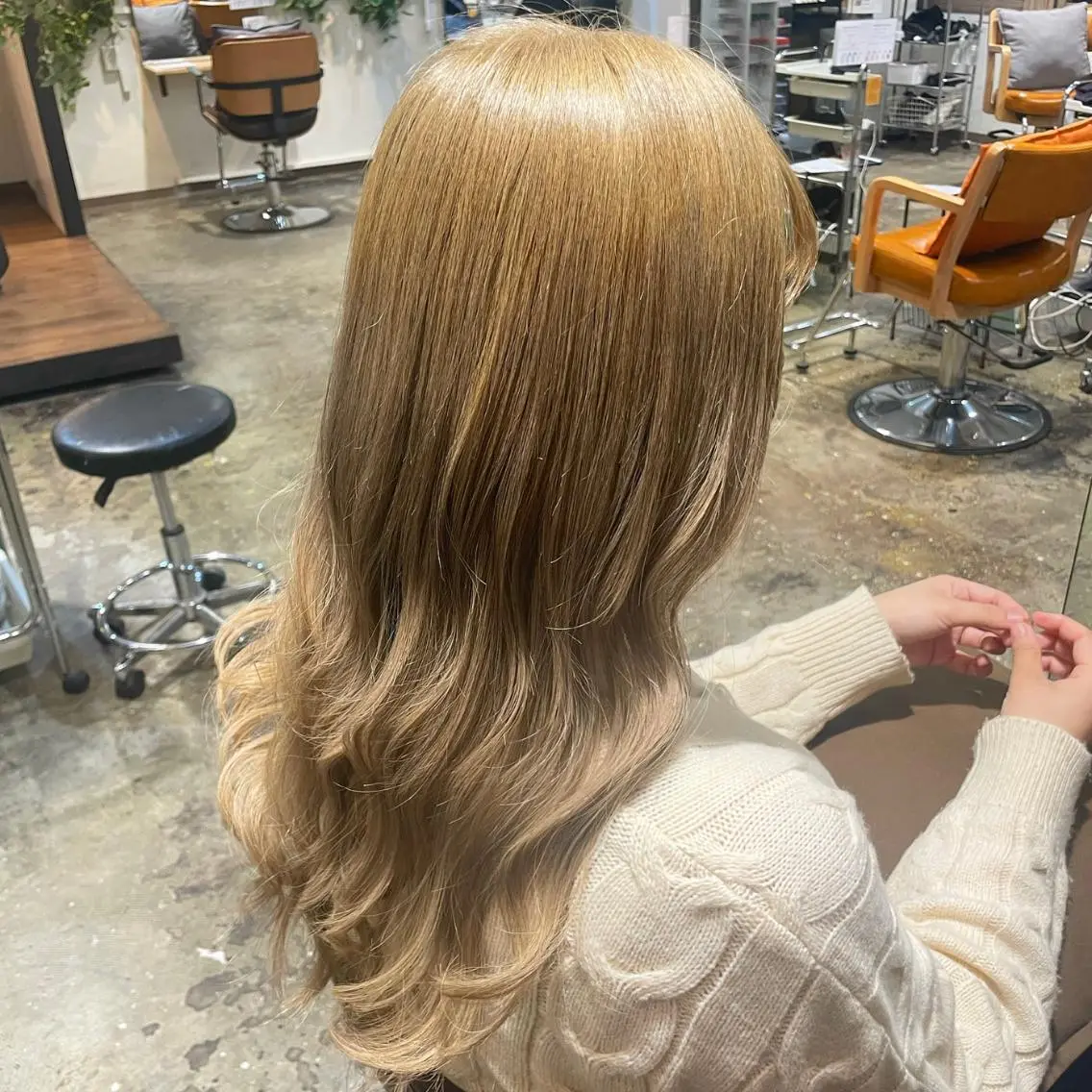 ロング カラー ヘアアレンジ ブリーチ ブロンド ホワイトブロンド ヘアカラー トリートメント 🇰🇷韓国ｽﾀｲﾙ ﾚｲﾔｰ/ayanaのヘアスタイル