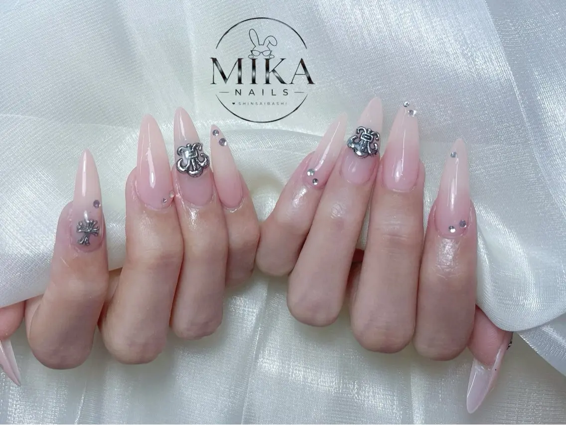 ネイル Rina Mika Nailsのネイルデザイン