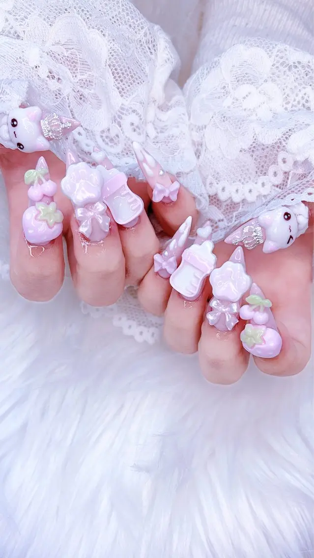 ネイル クリアネイル フレンチネイル ガーリー ロングネイル ネイルチップ ハンドネイル ハンドケア mini nailのネイルデザイン