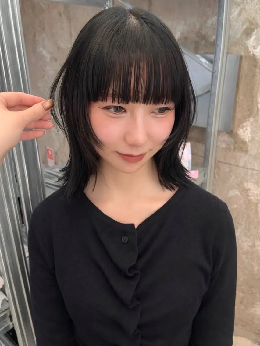ミディアム カット nanase / レイヤーカットのヘアスタイル