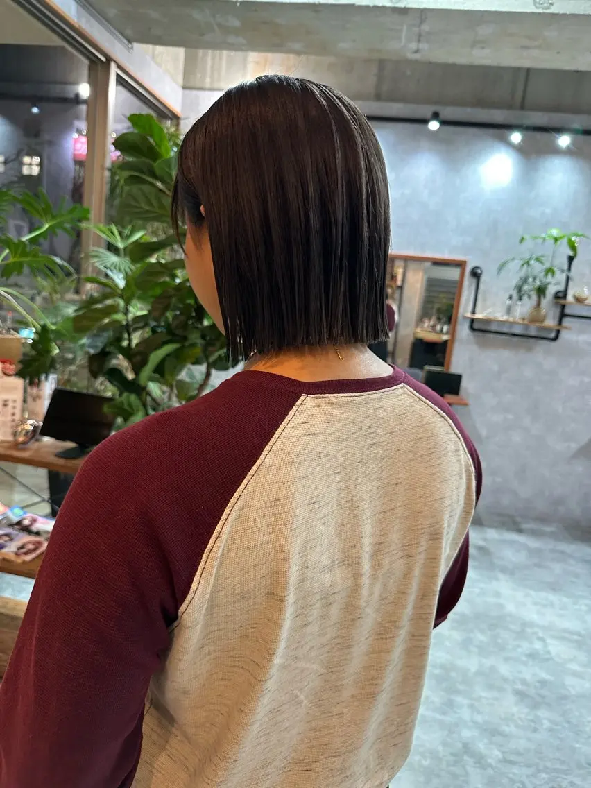 ショート 切りっぱなしボブ ショートボブ ハンサムショート 丸みショート ボブ カット 縮毛矯正 トリートメント モテ髪/ボブ/ショー ト/アダチフウトのヘアスタイル