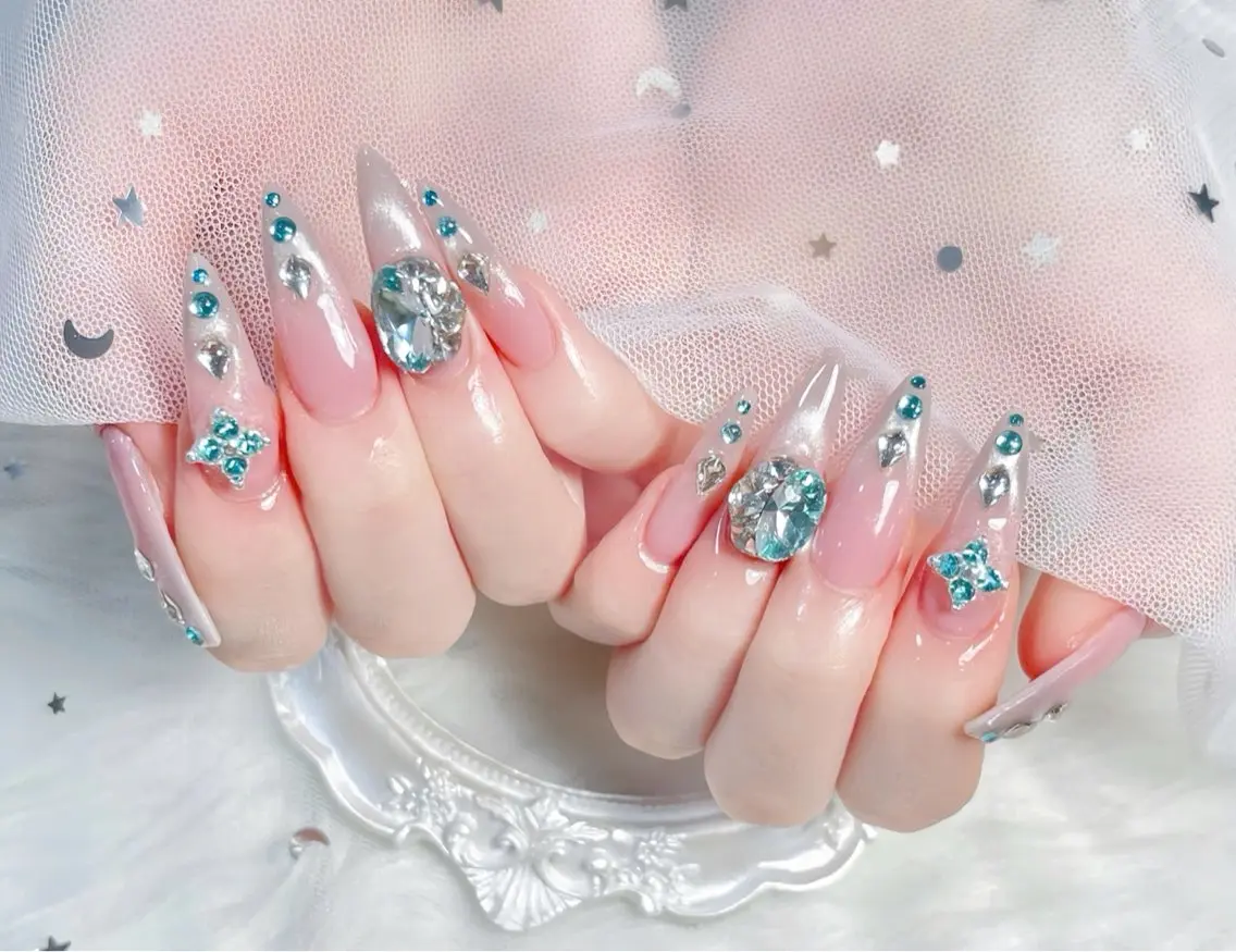 ネイル チークネイル 長さ出し フレンチネイル ジェルネイル グラデーション ハンドネイル THANHTHANH NAILのネイルデザイン