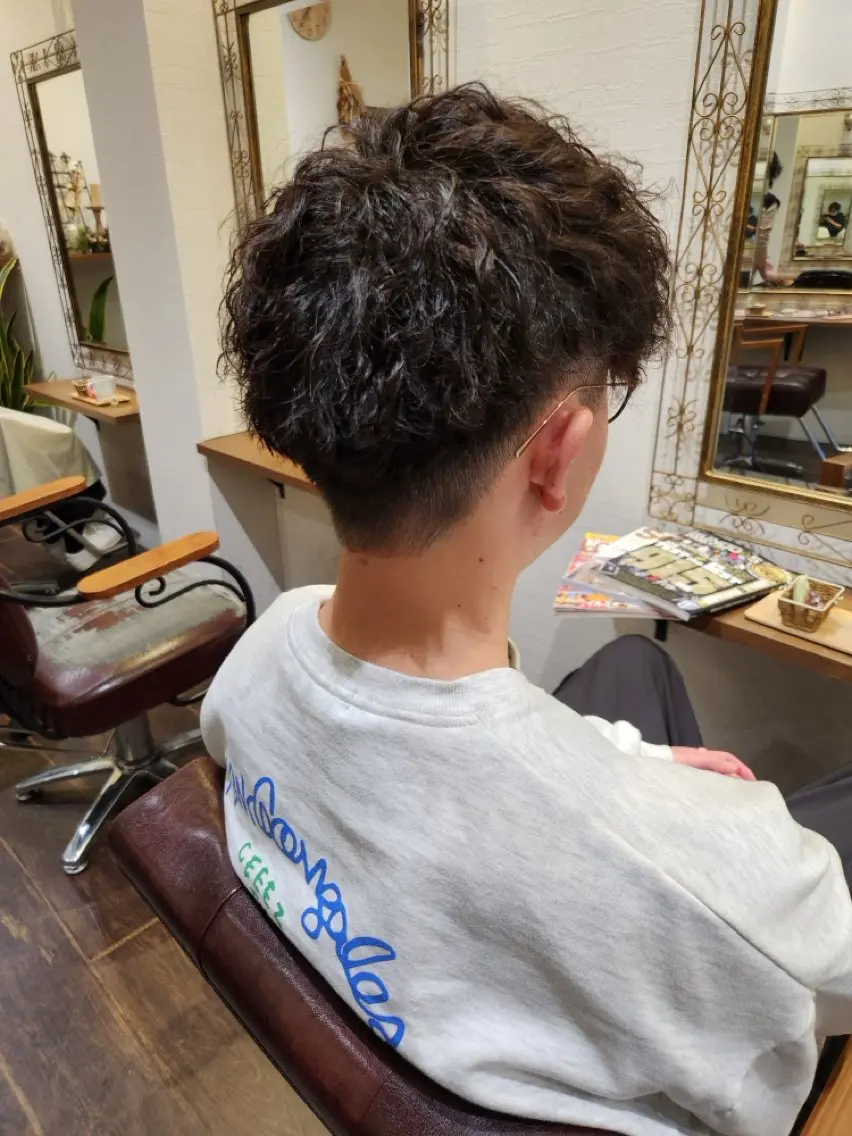 ショート パーマ メンズ 森川 侑磨のヘアスタイル