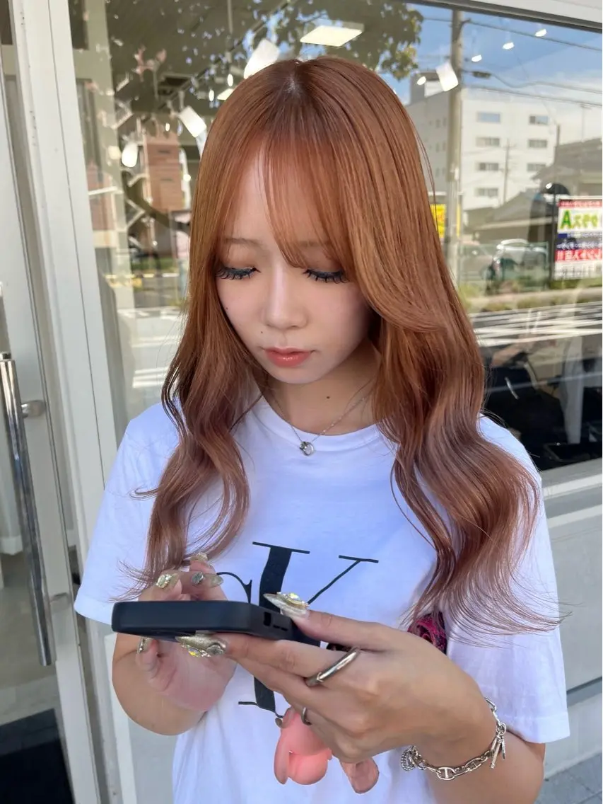 ロング カラー ブリーチ ブリーチなしカラー ヘアカラー 長山 茉白のヘアスタイル