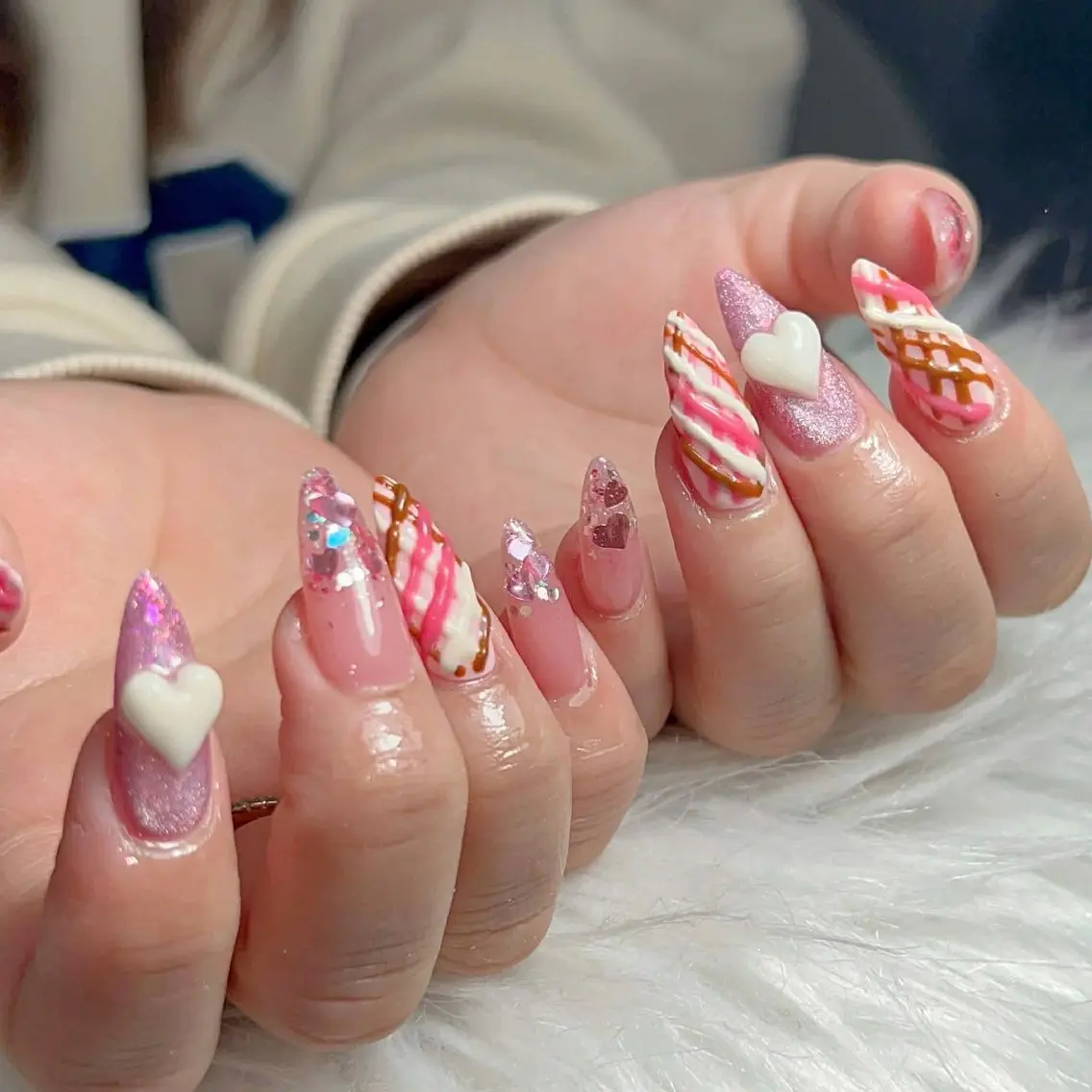 ネイル オーロラネイル クリアネイル 成人式 フラッシュネイル ジェルネイル ハンドネイル Amee Nail Salonのネイルデザイン