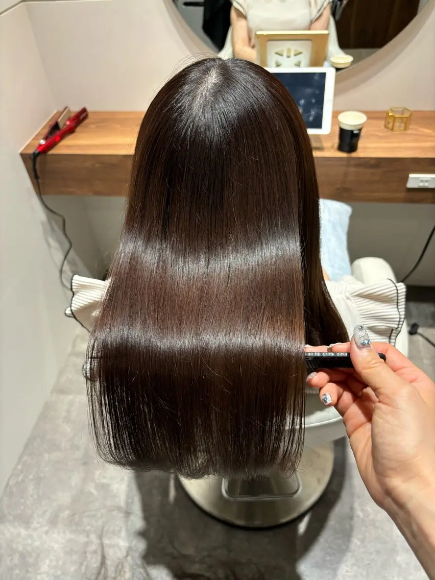 ミディアム ヘアカラー トリートメント 美髪ヘア 🤍erikaのヘアスタイル