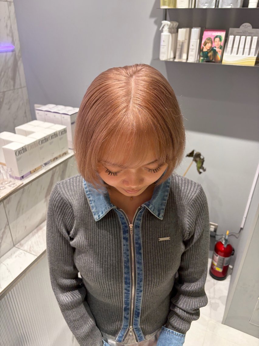 ショート カラー cocoyu/新宿 /ブリーチカラーのヘアスタイル