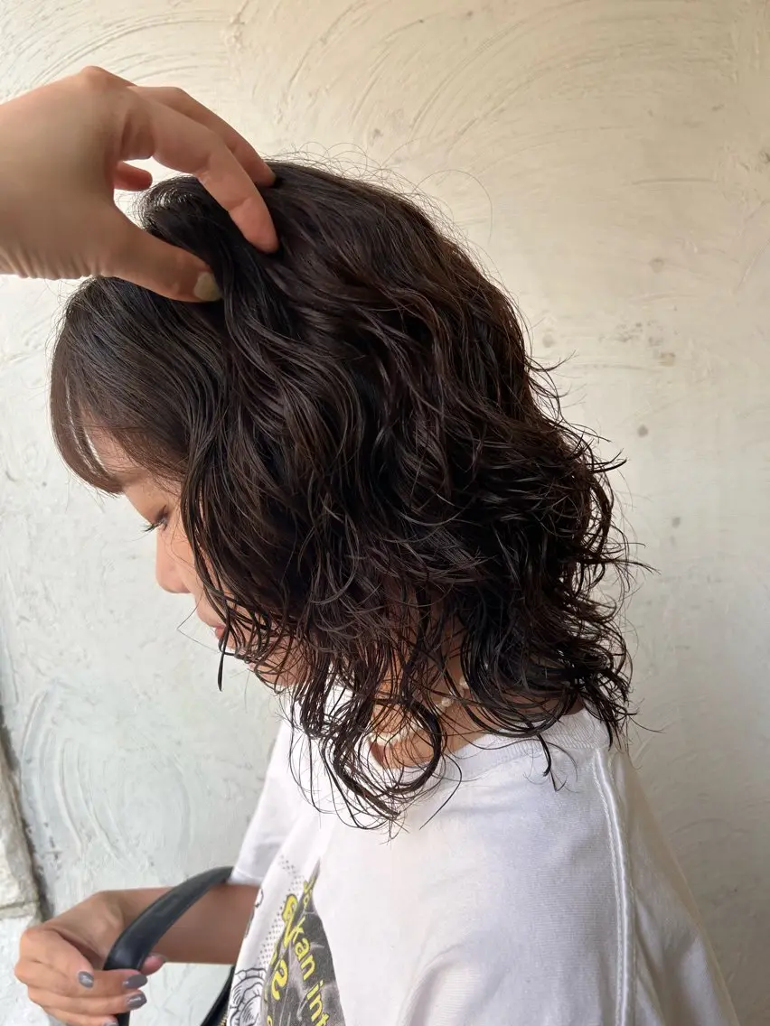 ミディアム パーマ ミディアムパーマ レイヤーカット お任せヘア☘️☘️ 及川渚のヘアスタイル