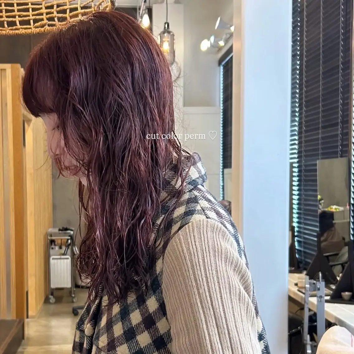 ロング パーマ 透明感カラー/ くるくるパーマミウのヘアスタイル