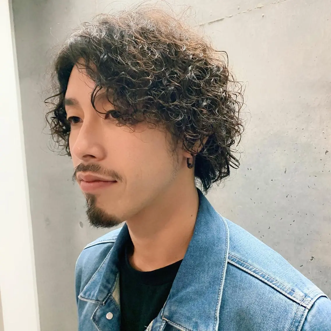 ショート パーマ メンズ 中川 竜誠のヘアスタイル