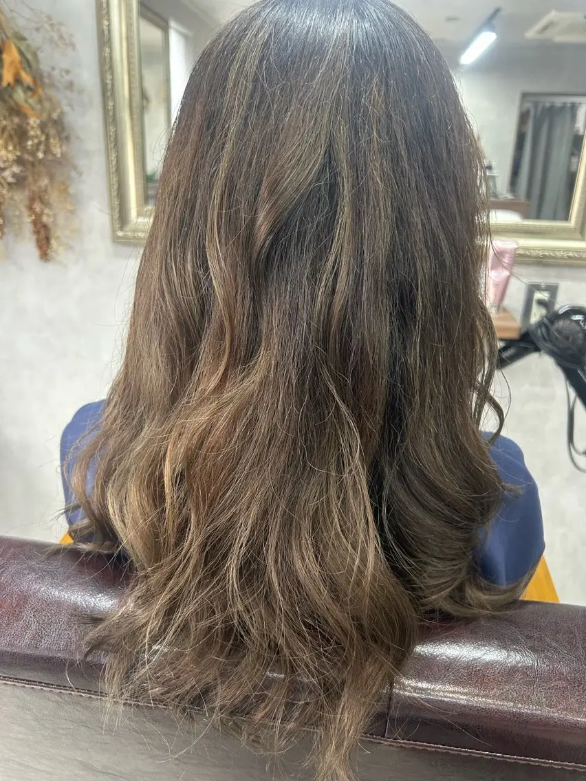 ロング カラー Lien 深井店のヘアスタイル