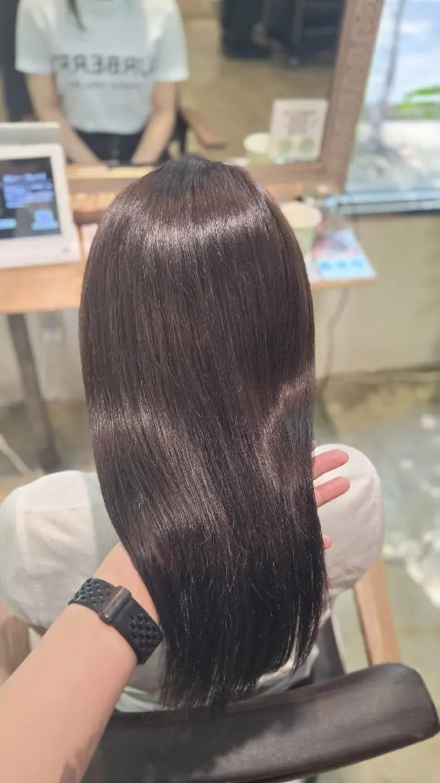ロング さやか/暗髪カラー /透明感ワンカラーのヘアスタイル