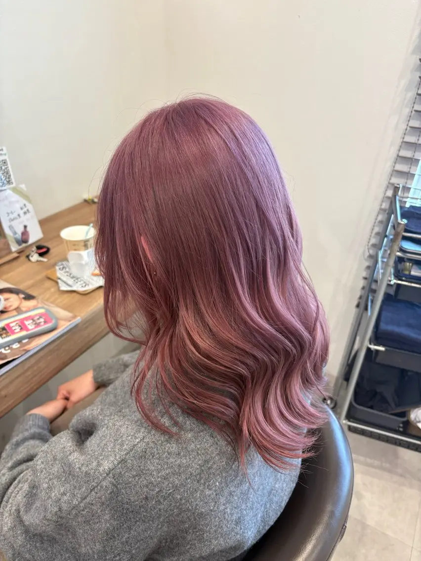 ミディアム ヘアカラー 渡邊 玲来のヘアスタイル