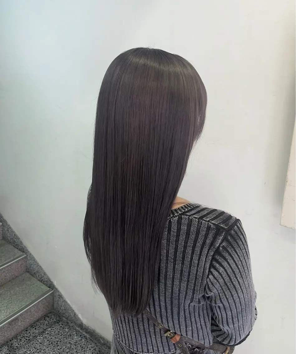 ロング カラー ダークグレー ヘアカラー 横浜／カラーモデル 募集中／渡部　太斗のヘアスタイル
