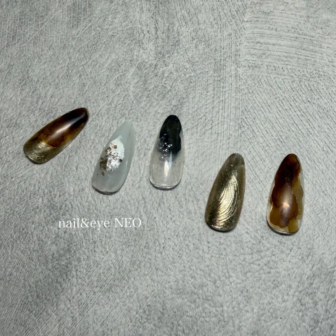 ネイル ブラウン ゴールド ミラーネイル ニュアンスネイル nail_Neo. Maiのネイルデザイン