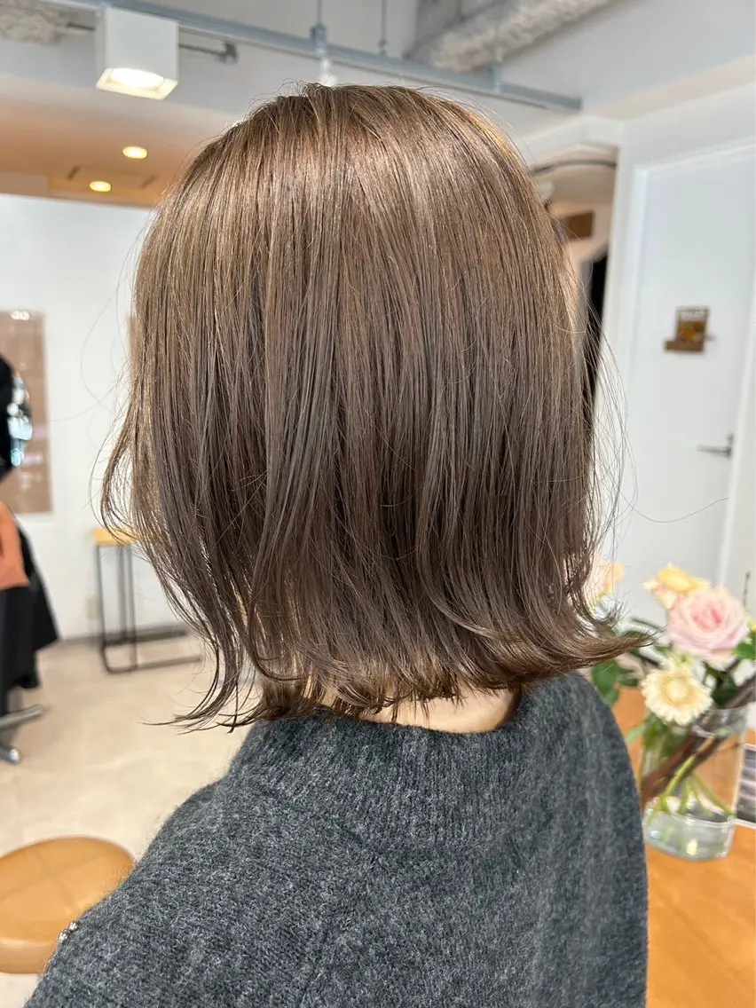 ミディアム 水口 莉央のヘアスタイル