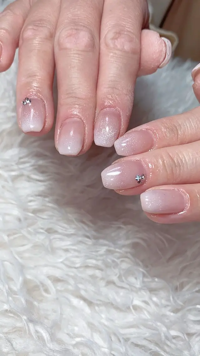 ネイル ハンドネイル n o q r m. n a c h iのネイルデザイン