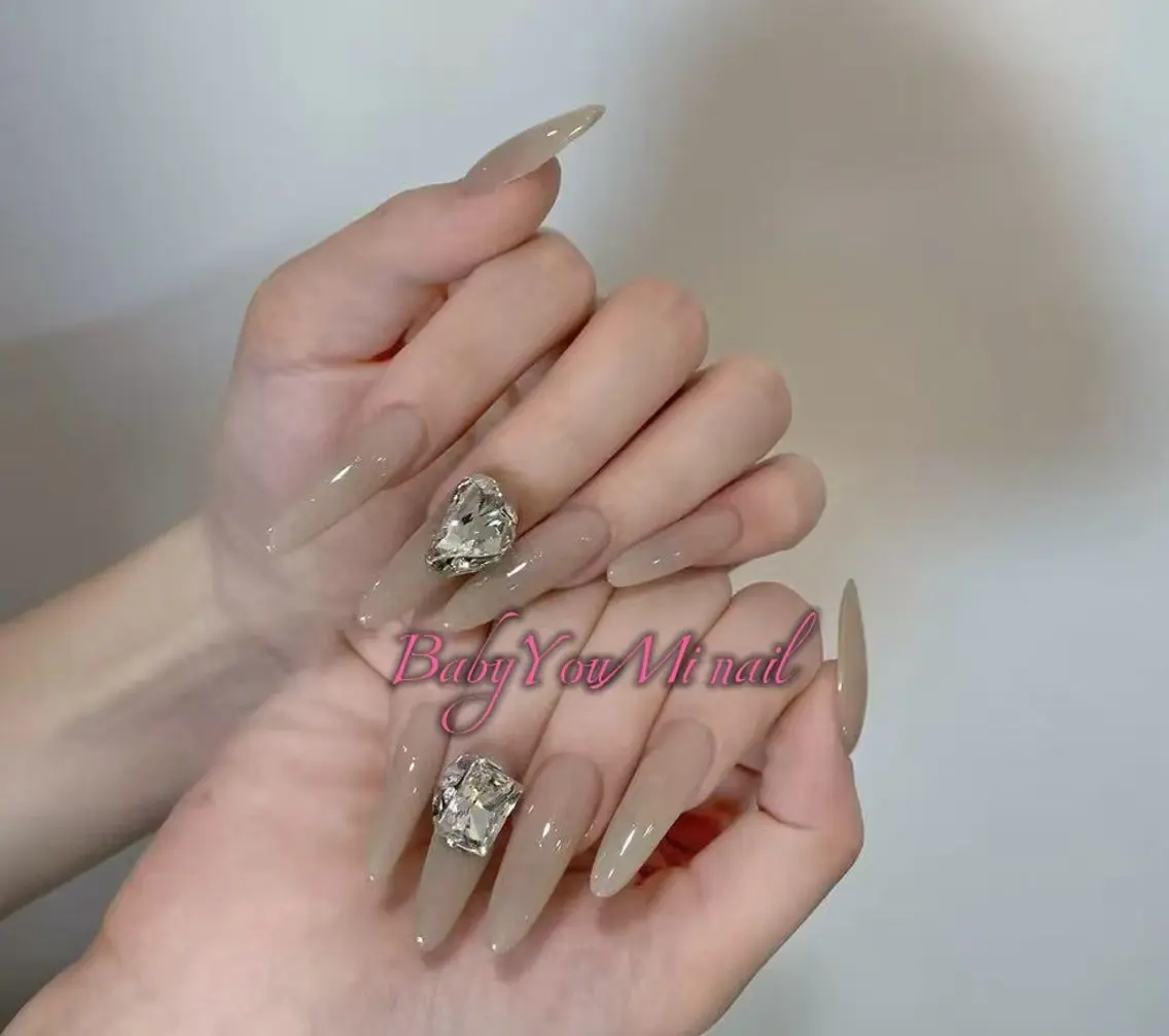 ネイル オーロラネイル フラワーネイル フットネイル フレンチネイル ジェルネイル ハンドネイル BabyYouMi nailのネイルデザイン