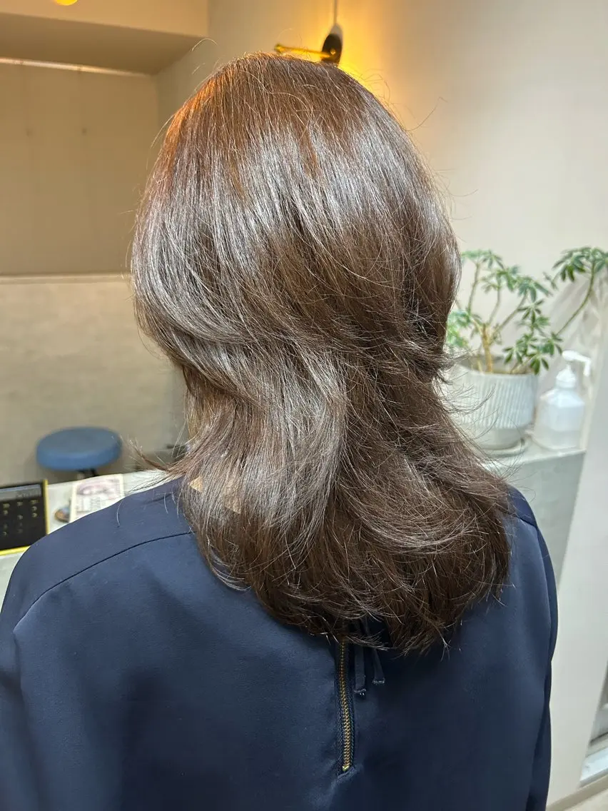 セミロング flag hair レイナのヘアスタイル