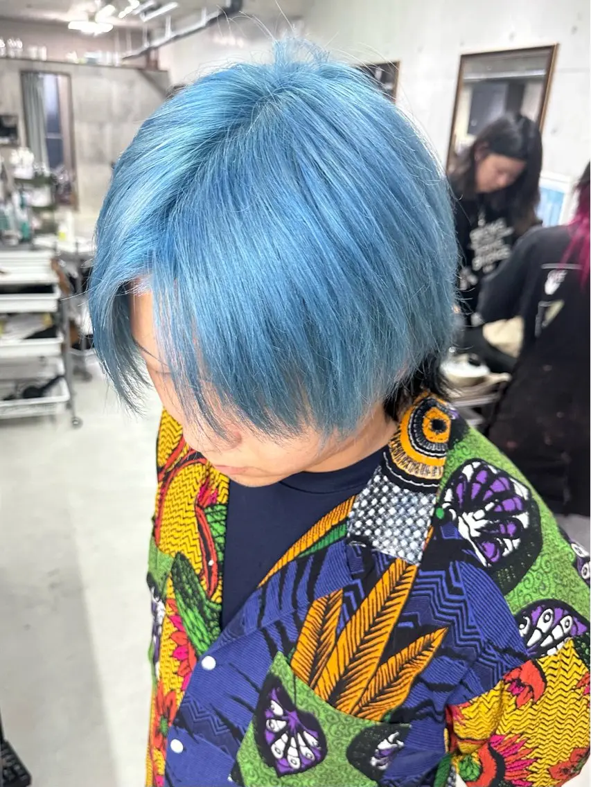 ショート カラー メンズ ブルーカラー カット ヘアカラー かずくん🦩名古屋 ハイトーン/レイヤーのヘアスタイル
