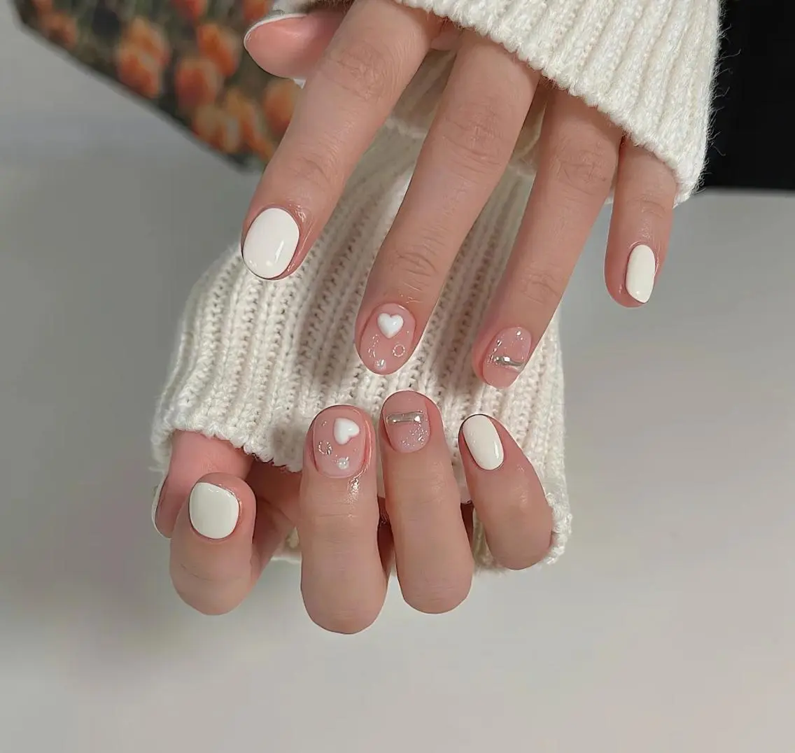 ネイル シンプルネイル Queen‘s なんのネイルデザイン