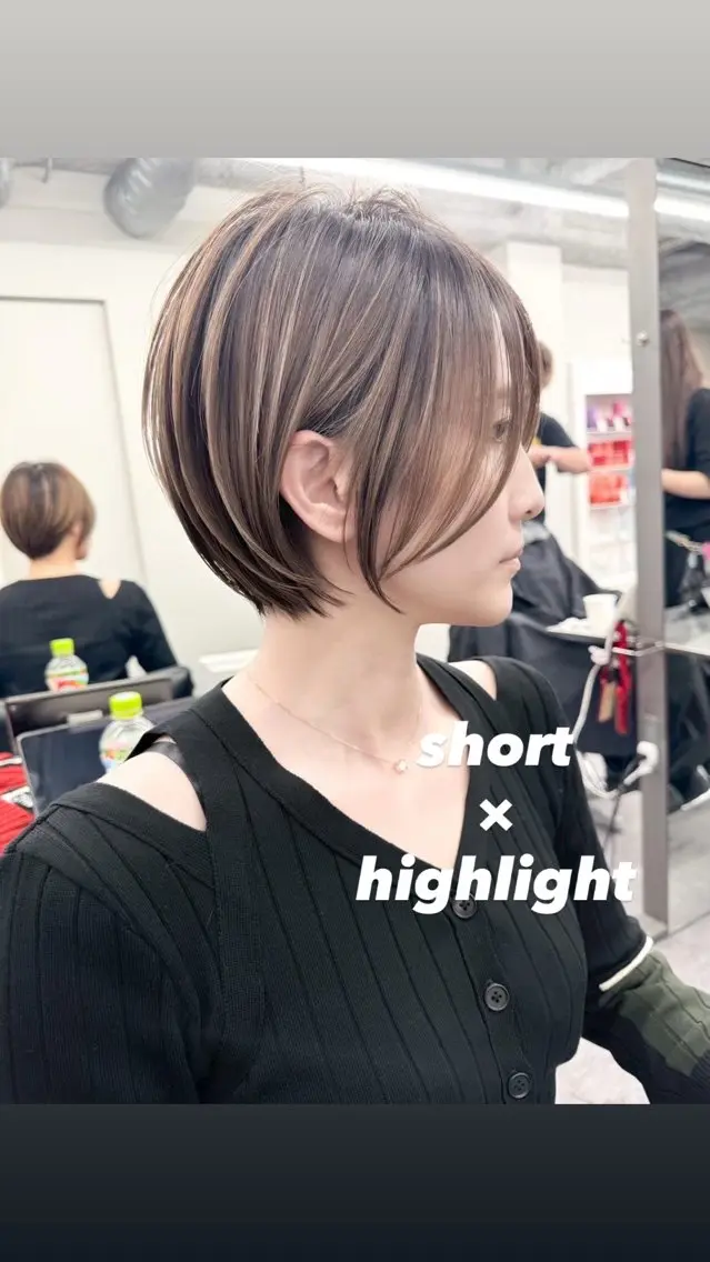 ショート カット ヘアカラー 市毛 結菜のヘアスタイル