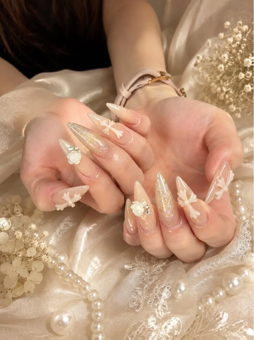 ネイル 長さ出し ジェルネイル キラキラネイル 韓国ネイル ロングネイル ハンドネイル ハンドケア min nail salonのネイルデザイン