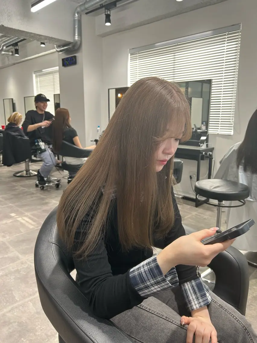 ロング カラー パーマ ヘアカラー トリートメント ヘッドスパ ヘアセット 💎韓国/ レイヤー カット/ 暖色🫧のヘアスタイル