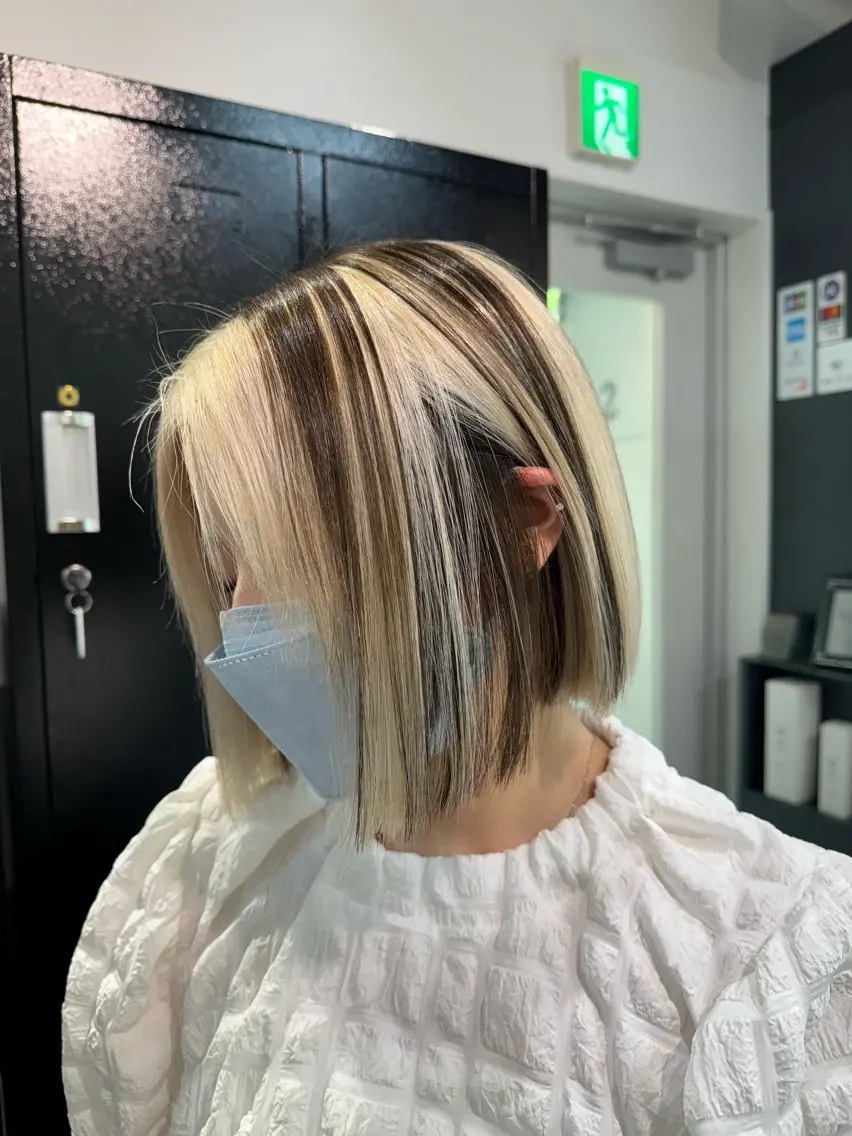 ショート カラー ヘアカラー トリートメント ハイトーン&髪質改善 &韓国エクステ🤎のヘアスタイル