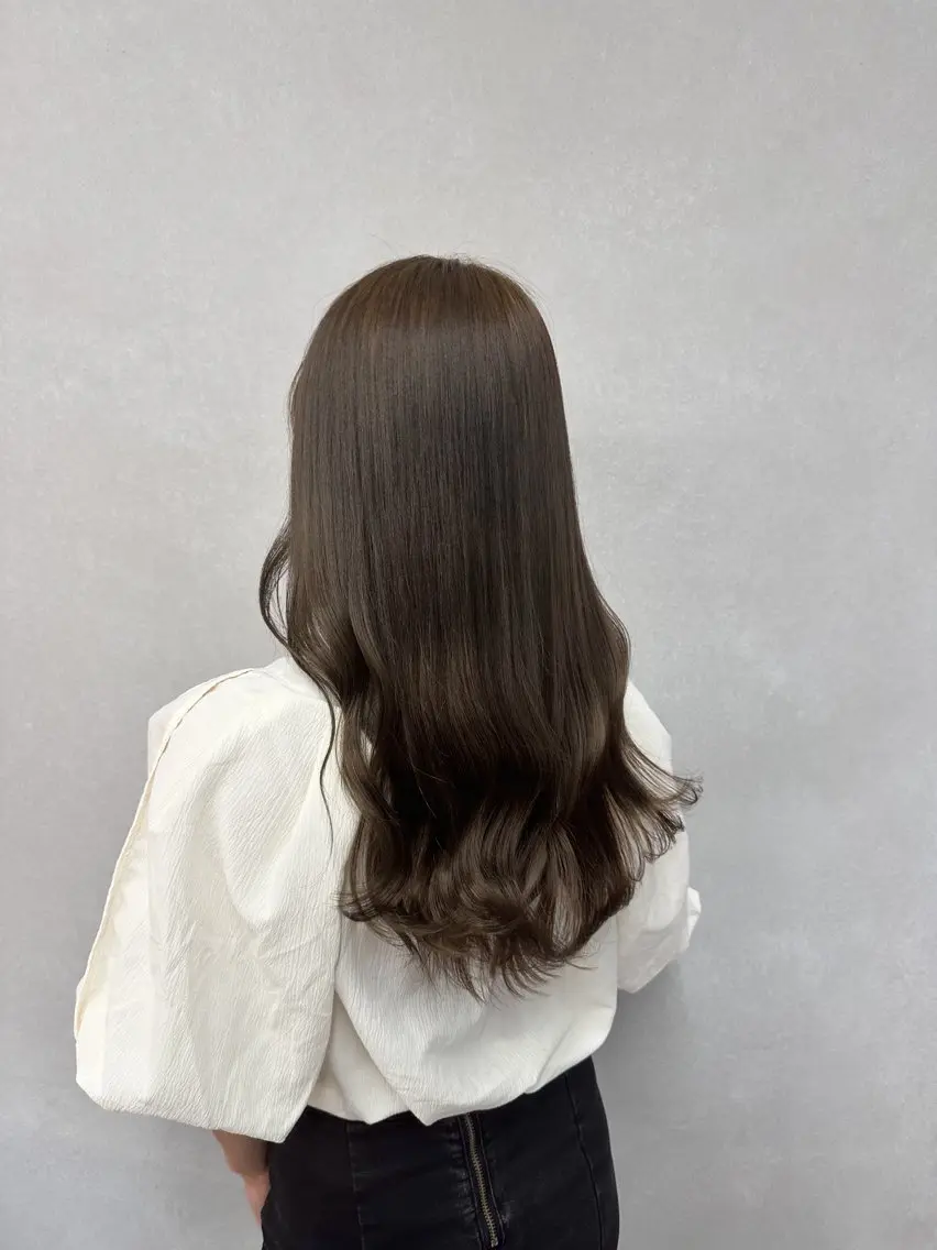 ロング hina/レイヤー /マロンブラウンのヘアスタイル