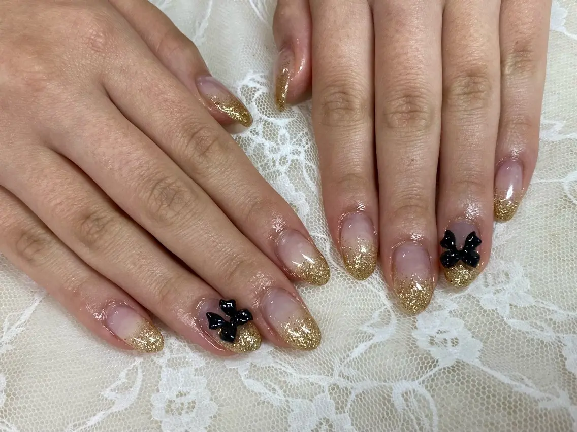 ネイル ゴールド グラデーション ラメ(グリッター) ラメグラデーション ハンドネイル ハンドケア 心斎橋Salon Epokkuのネイルデザイン