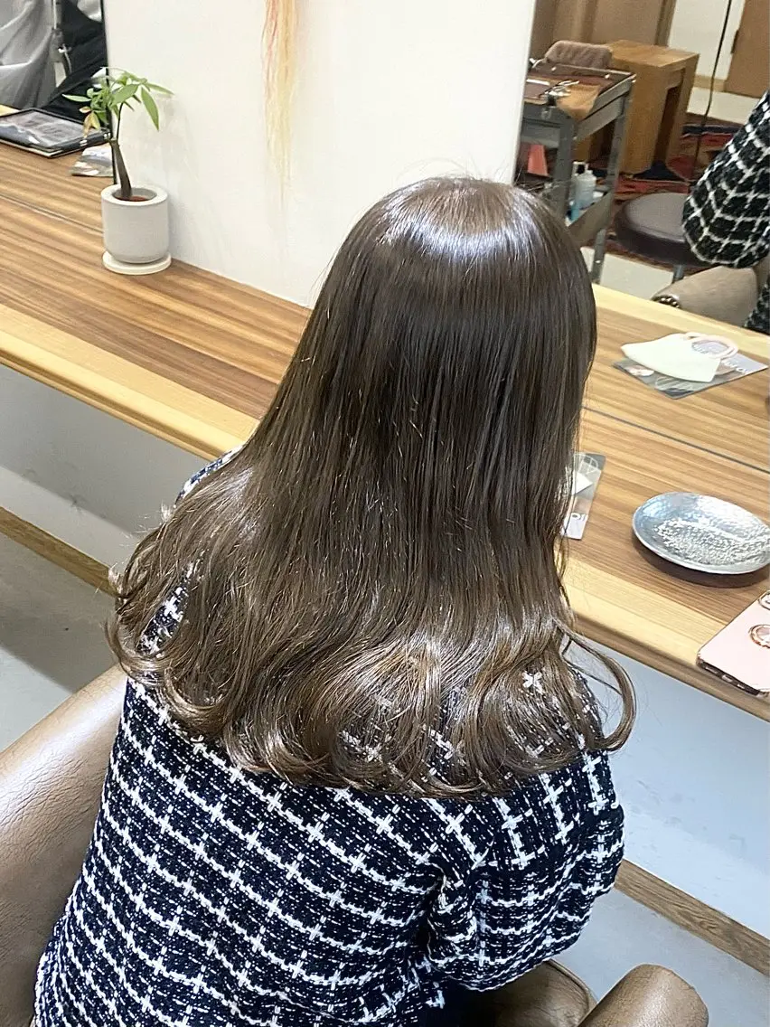 セミロング カラー ヘアアレンジ カット ヘアカラー トリートメント ハル🌸柔色/ ブリーチなし/艶髪のヘアスタイル