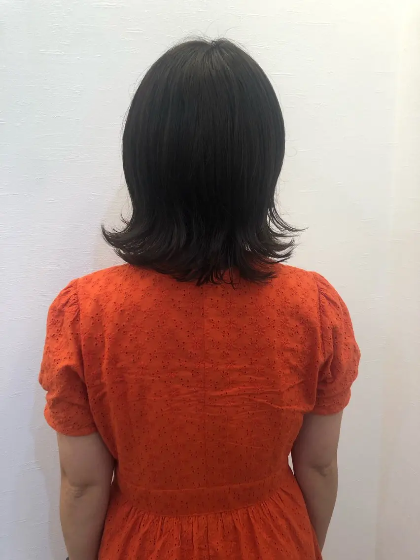 ミディアム ツノガイ エリのヘアスタイル