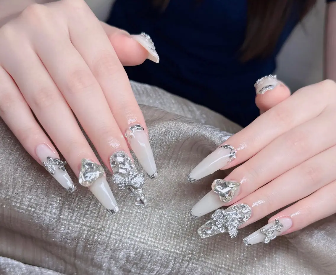 ネイル フレンチネイル ジェルネイル ハロウィン キラキラネイル 韓国ネイル H.baby Nail Salonのネイルデザイン