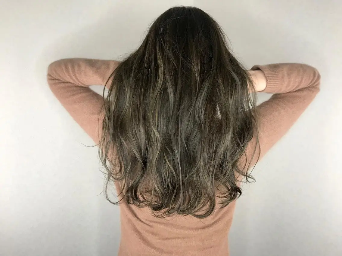 カラー still .のヘアスタイル