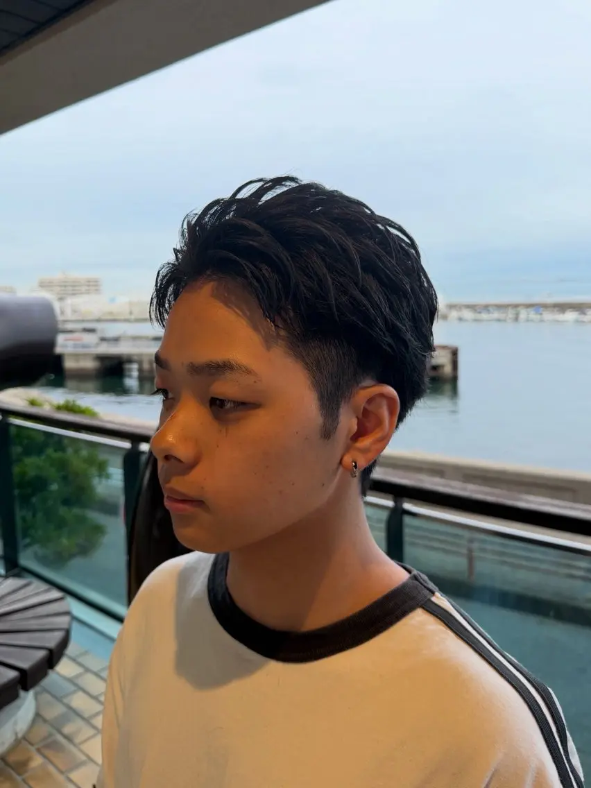 メンズ センターパート カット 河本 佳治のヘアスタイル